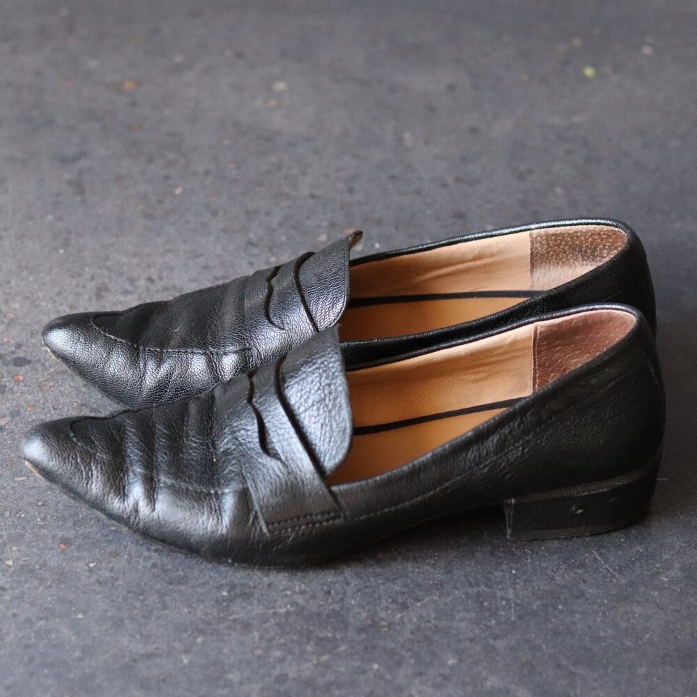 Black Leather Pointed Loafer